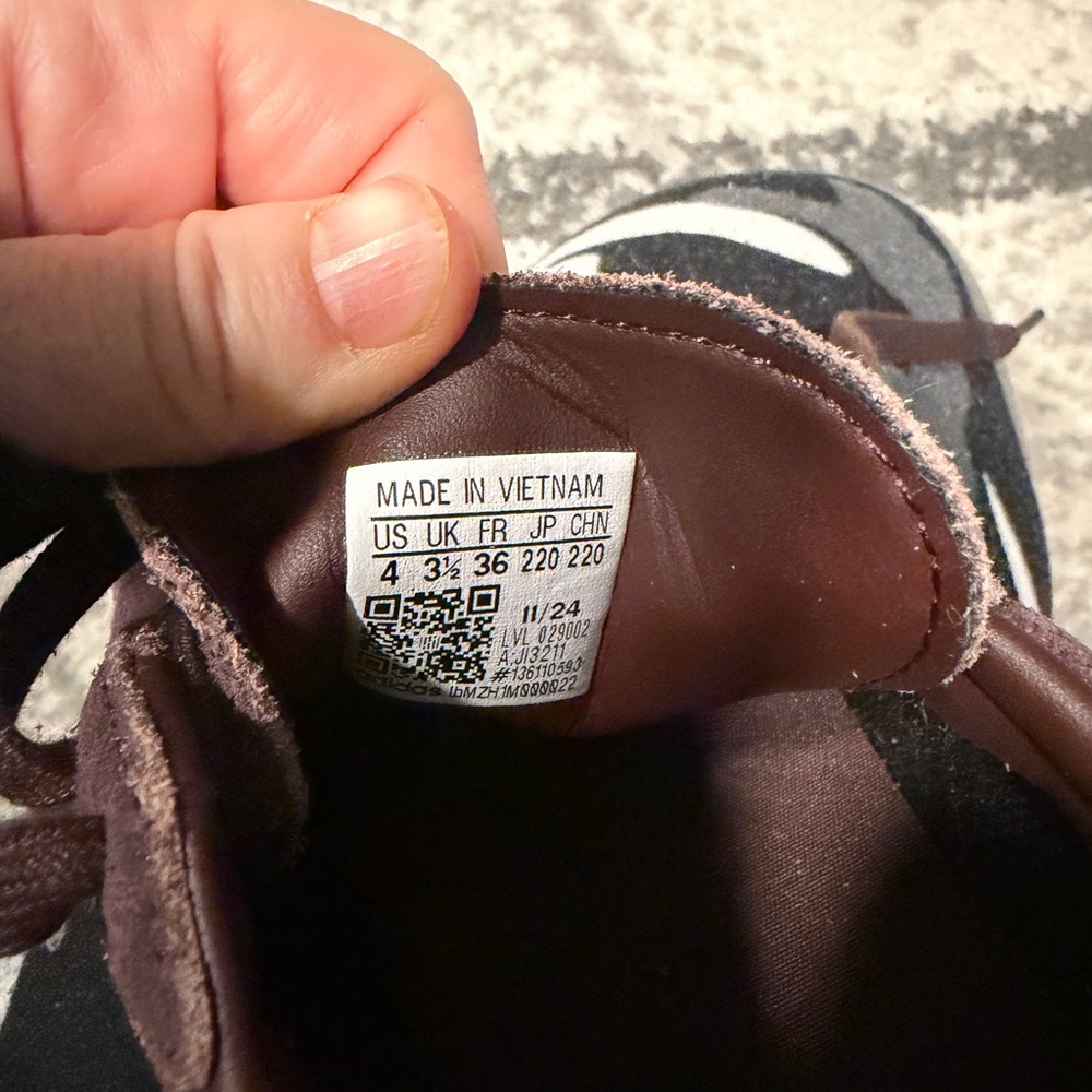 adidas Purple Suede Sneakers - Picture 4 of 4